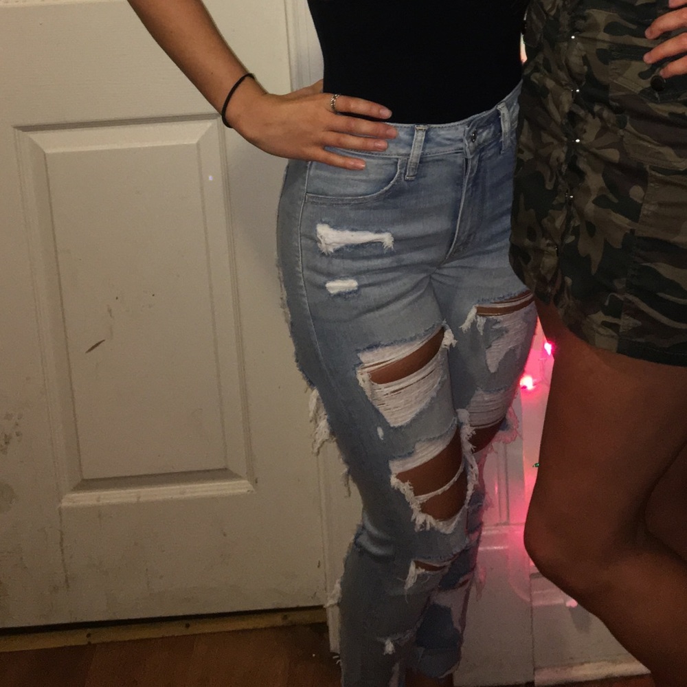 Ripped light blue American Eagle Jeans💕